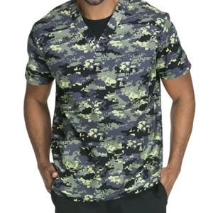 Dickies Camo Scrub Top NWOT
